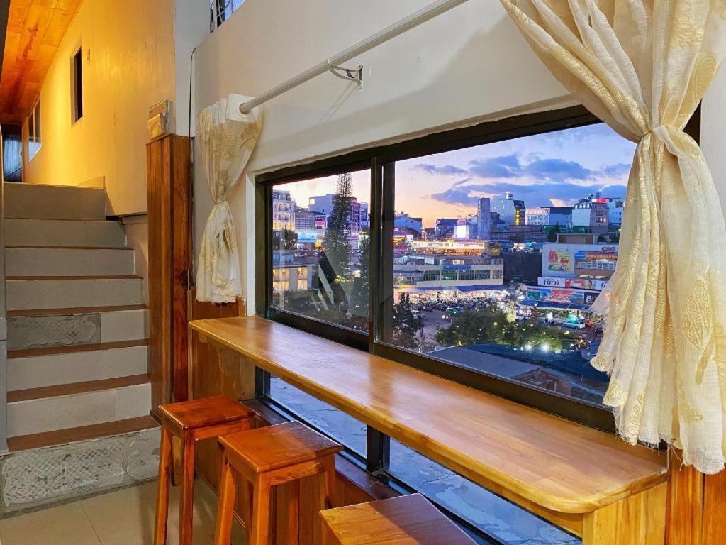 Gold Night Hotel Dalat Bagian luar foto