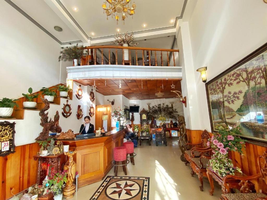 Gold Night Hotel Dalat Bagian luar foto