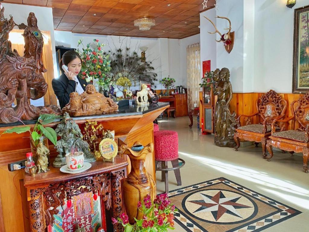 Gold Night Hotel Dalat Bagian luar foto
