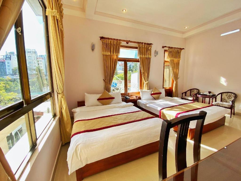 Gold Night Hotel Dalat Bagian luar foto
