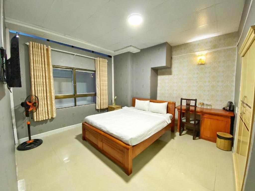 Gold Night Hotel Dalat Bagian luar foto