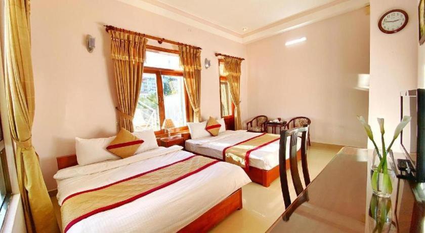 Gold Night Hotel Dalat Bagian luar foto