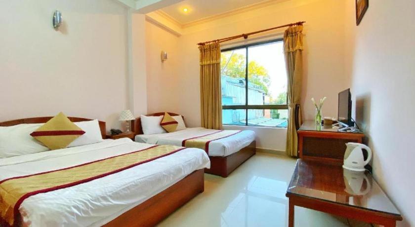 Gold Night Hotel Dalat Bagian luar foto