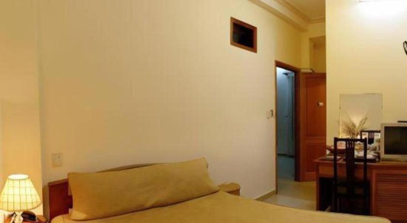 Gold Night Hotel Dalat Bagian luar foto