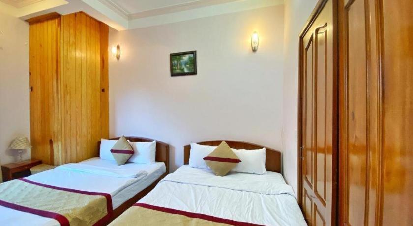 Gold Night Hotel Dalat Bagian luar foto
