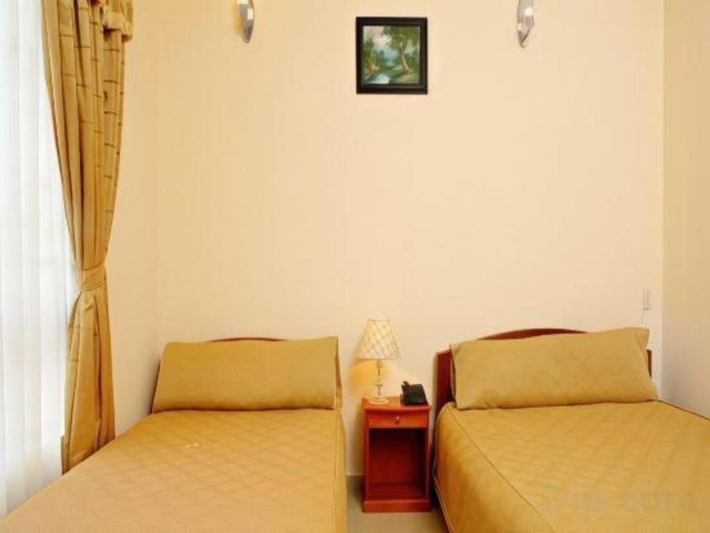 Gold Night Hotel Dalat Bagian luar foto
