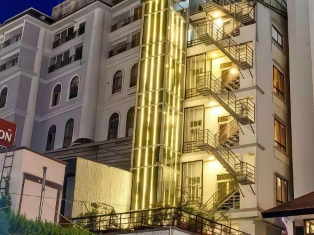 Gold Night Hotel Dalat Bagian luar foto