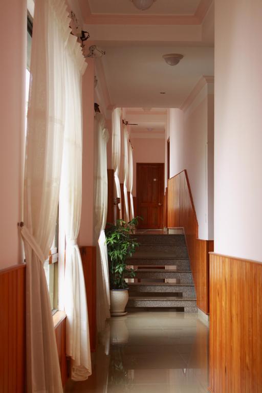 Gold Night Hotel Dalat Bagian luar foto